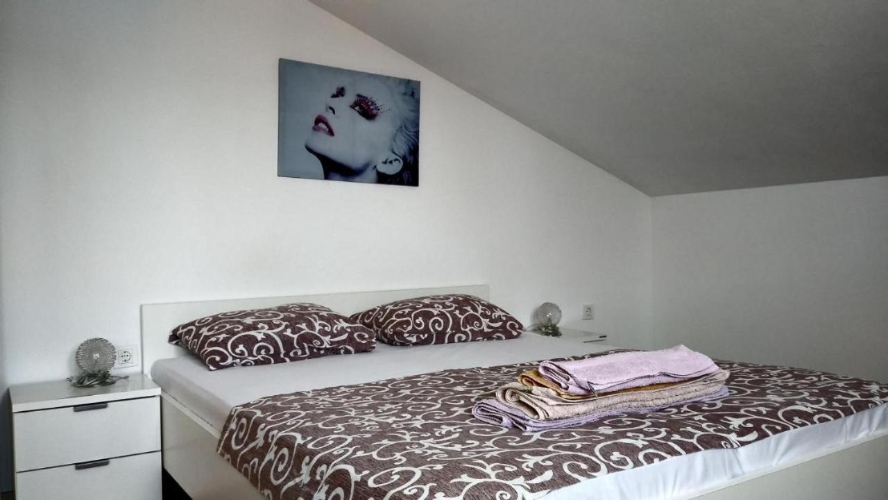 Premium Apartments Adore Novalja Bagian luar foto
