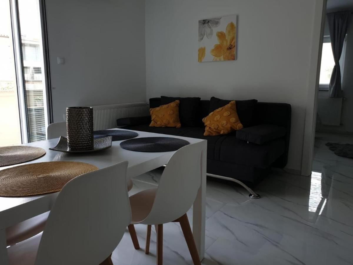 Premium Apartments Adore Novalja Bagian luar foto