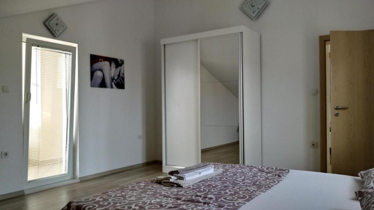 Premium Apartments Adore Novalja Bagian luar foto