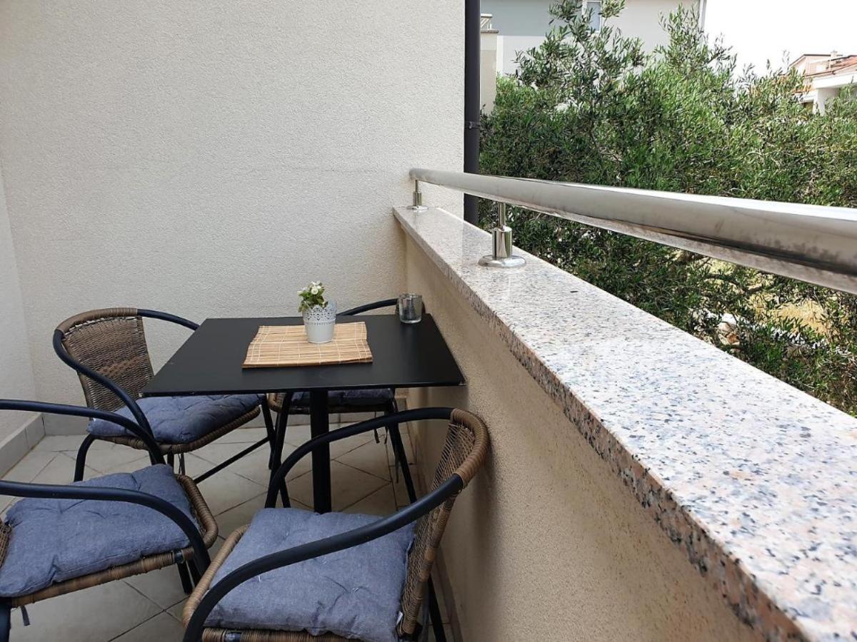 Premium Apartments Adore Novalja Bagian luar foto